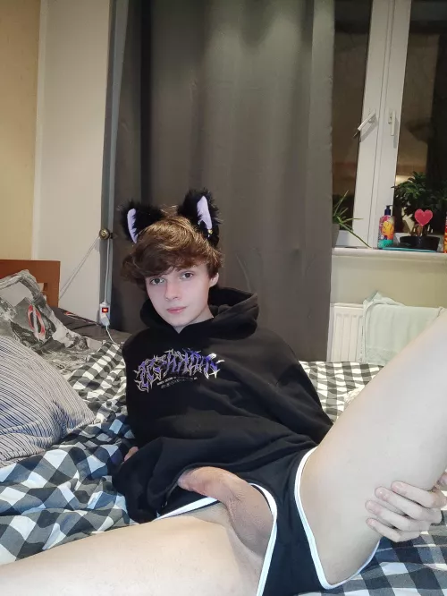 say hi If u need a femboy rn 😻