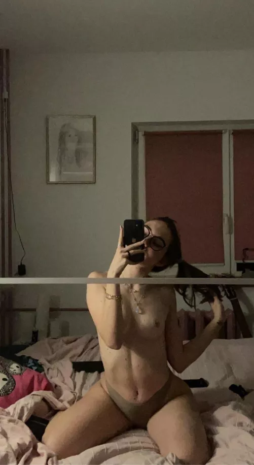 Sending a masturbating video to every guy that upvtes 🥰 (My auto reply is on) snap me loveqq975