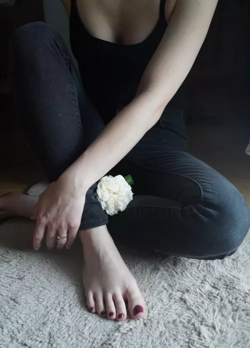 so many veins to look at 🤭