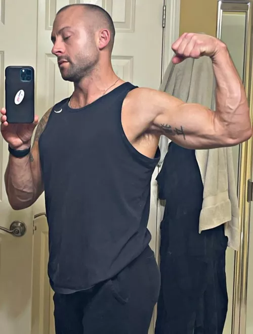 Some afternoon flexing