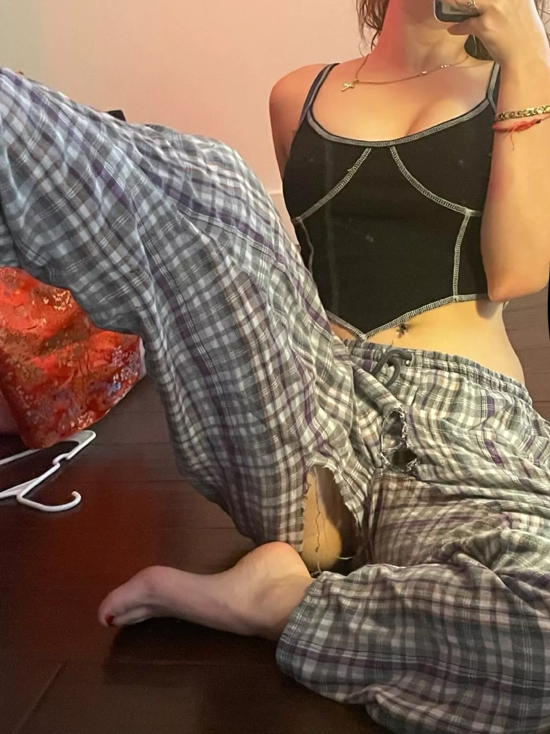 someone ripped my pjs 😳 (f18)