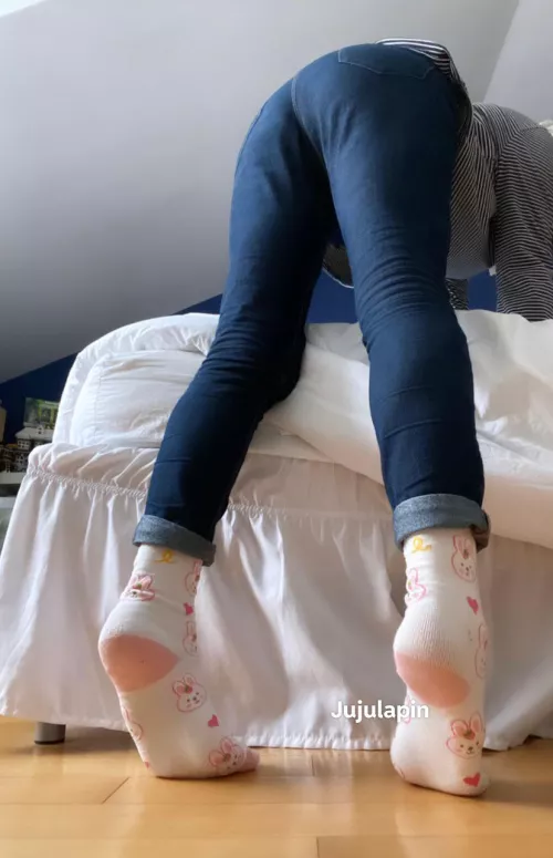 Sorry if my socks are too much cute 😞