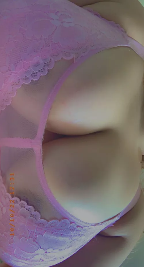 These are the kind of pictures I would send you 🤭