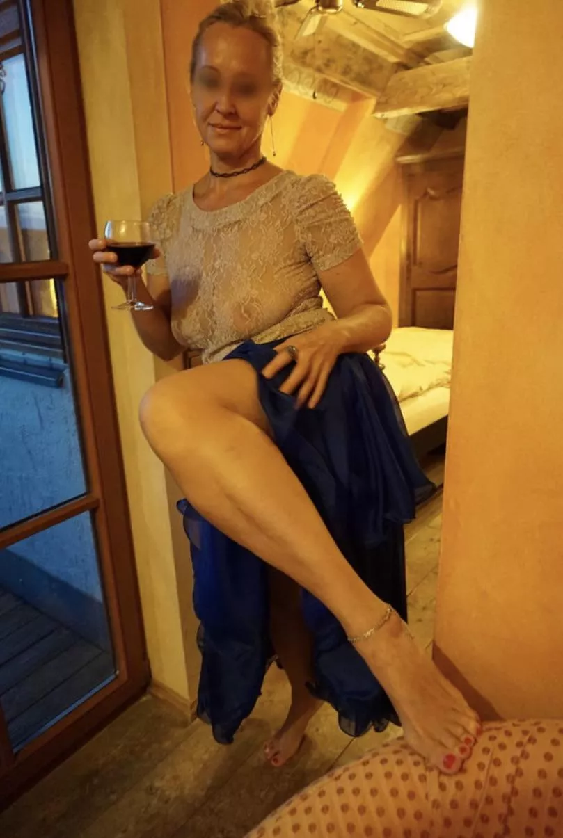 Trading my hot milf wife dm for tele