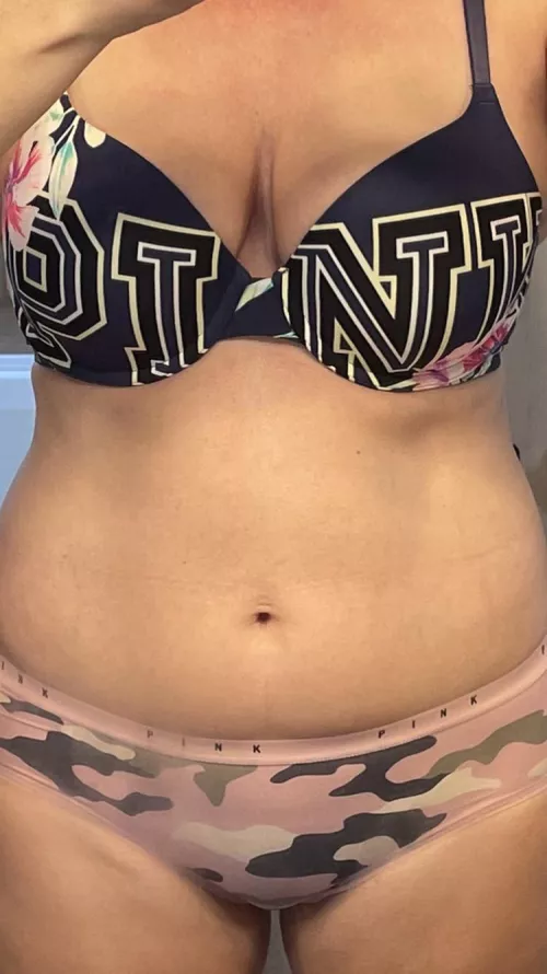 VAULT: 11/16/21 - VS navy floral PINK w/ pink camo cheekies (NSFW)
