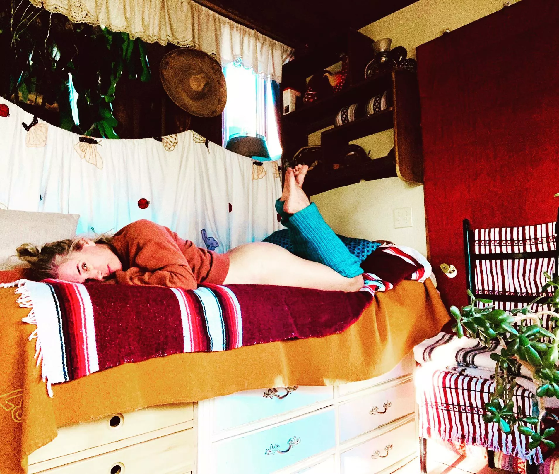 Well hello. Cozy time? (F50)