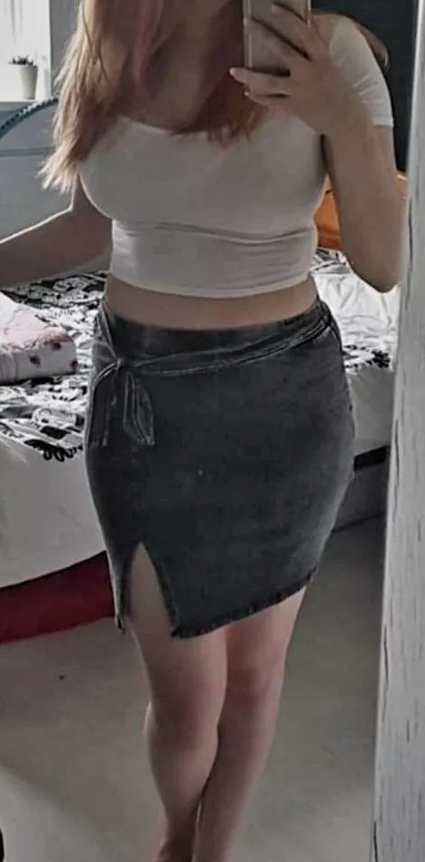 31yo UK gf. Dm to chat about her. Uk+ milf+ verify