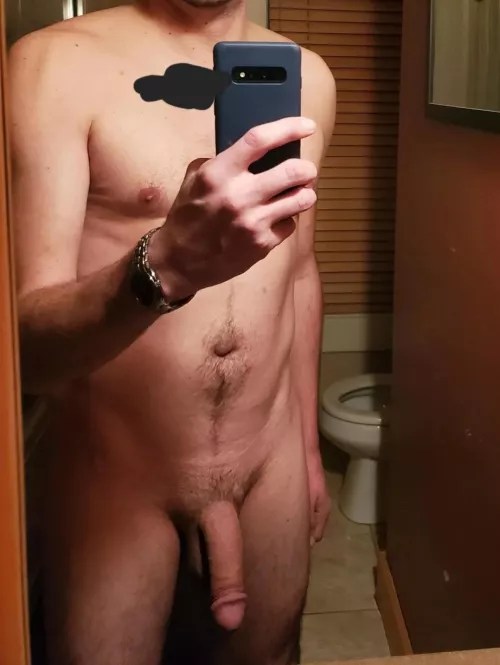 37M 6'2 190 lbs - not the best shape I've ever been in but I'm more confident and accepting than ever.