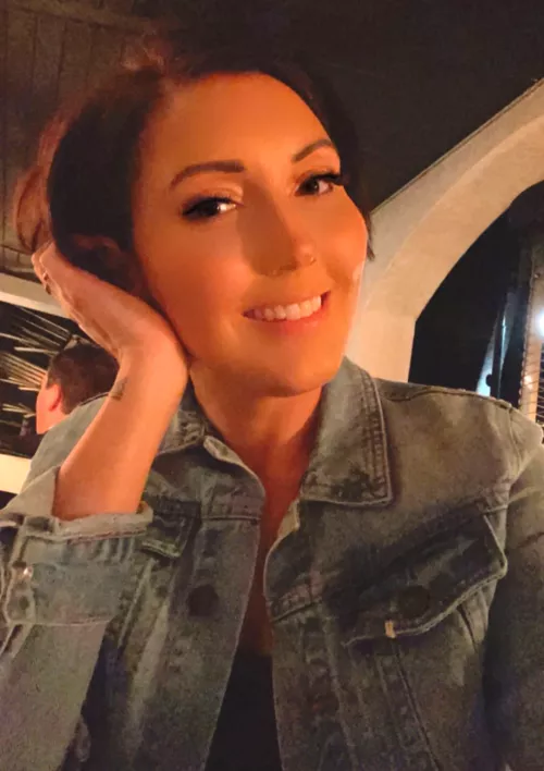 Another recent pic of Dylan Ryder. Hope she comes back!