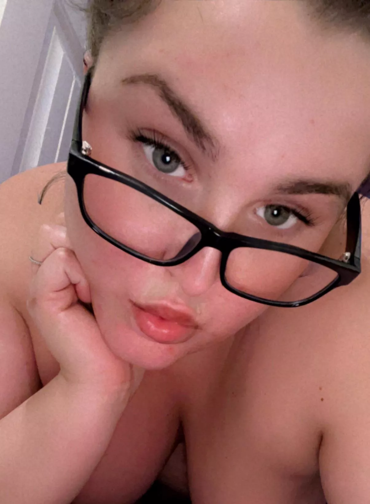 Being naughty in my work bathroom 💋😈