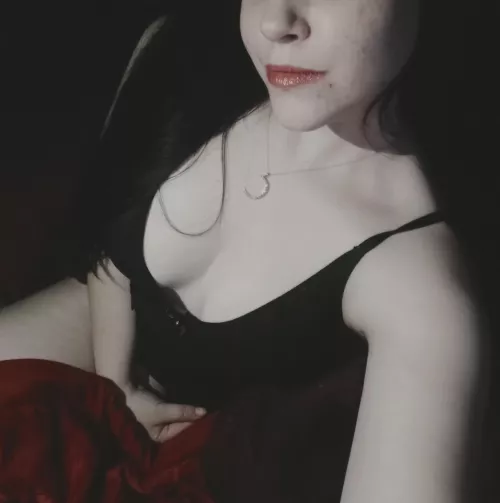 Black makes me look so pale. I love my snow-white skin...XxX