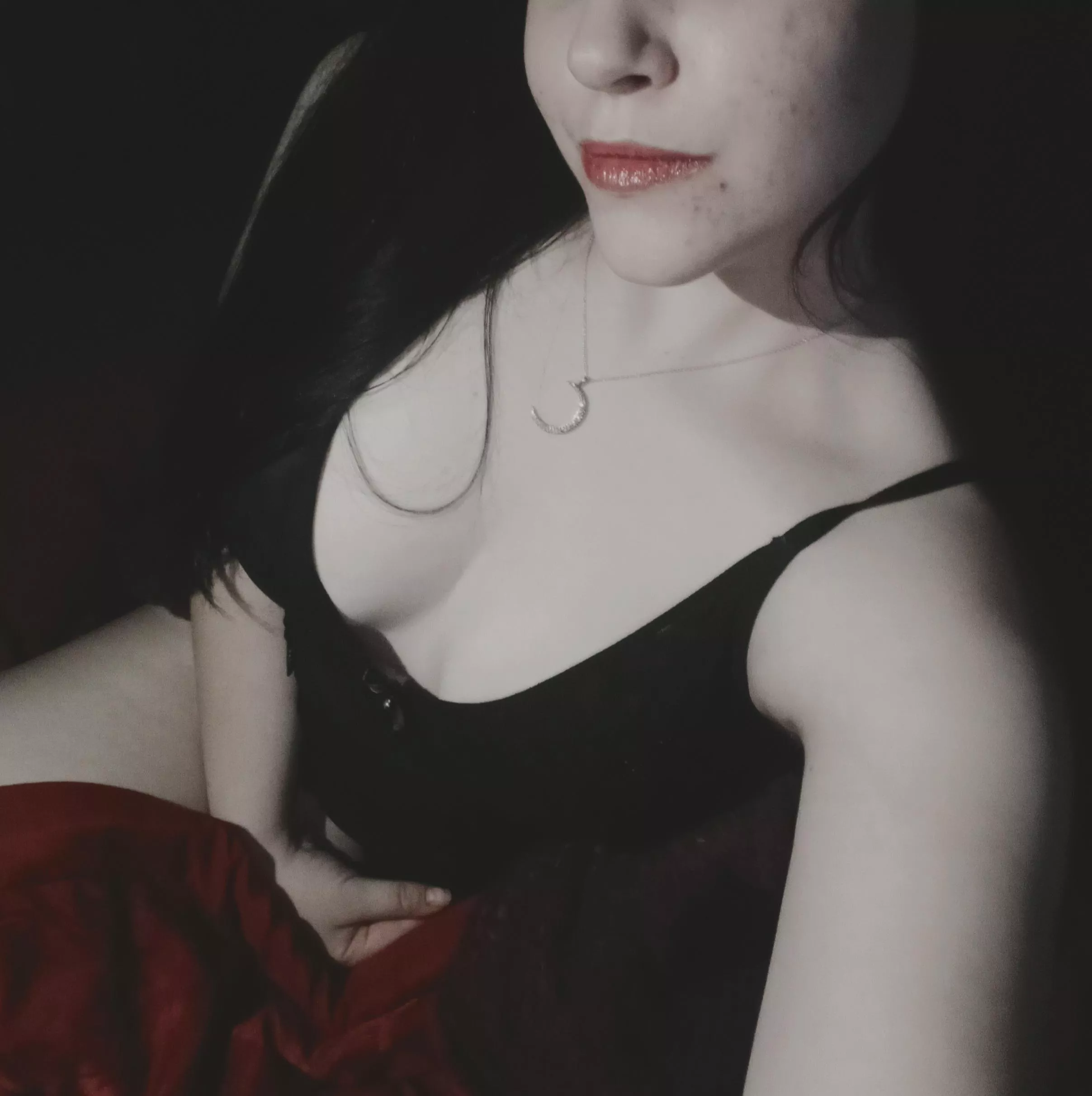 Black makes me look so pale. I love my snow-white skin...XxX