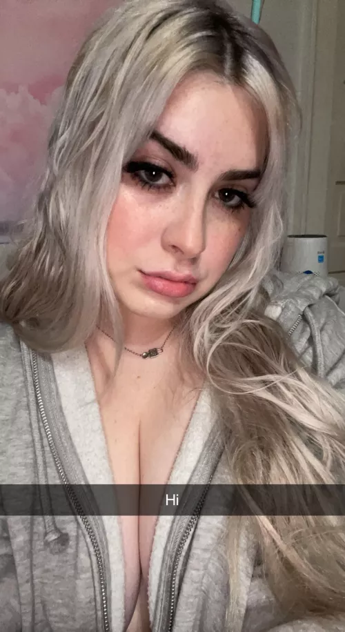 bored & horny 🥺👉🏻👈🏻