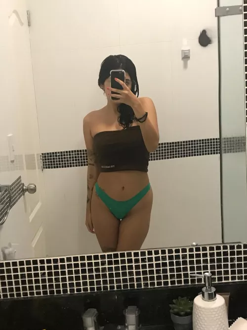 cant decide what pants to wear