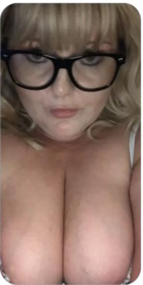 Feeling Voluptuous in my outfit here’s to frisky Thursday!