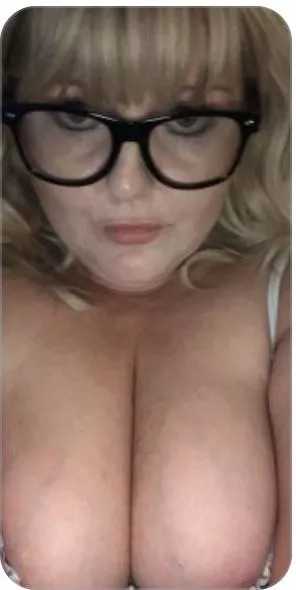 Feeling Voluptuous in my outfit here’s to frisky Thursday!