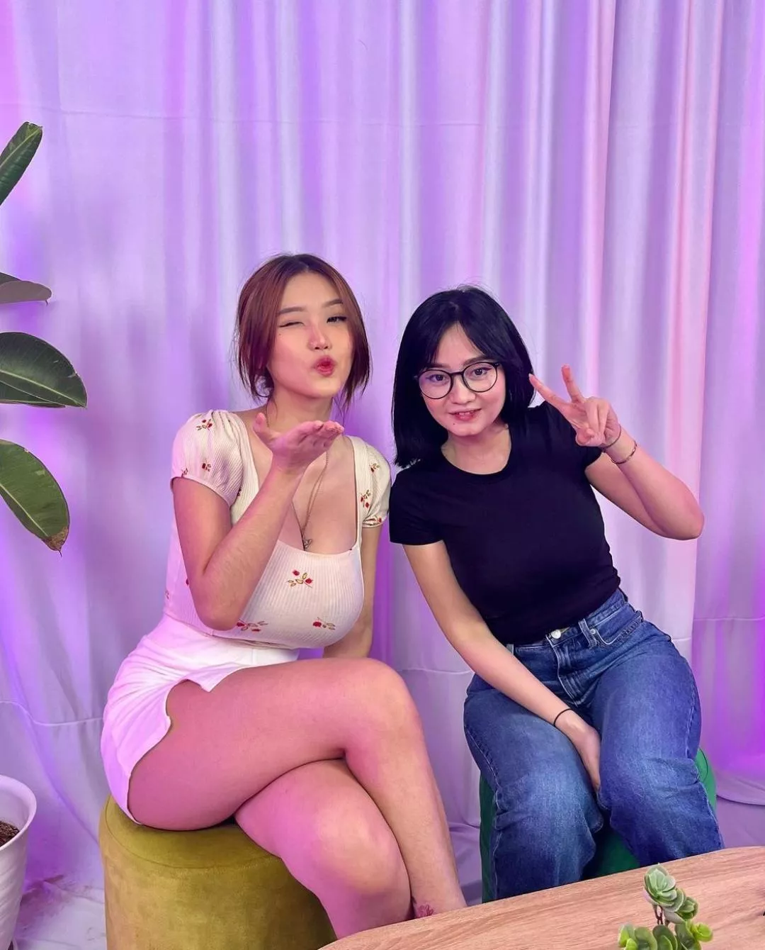 flying kiss straight to ❤️