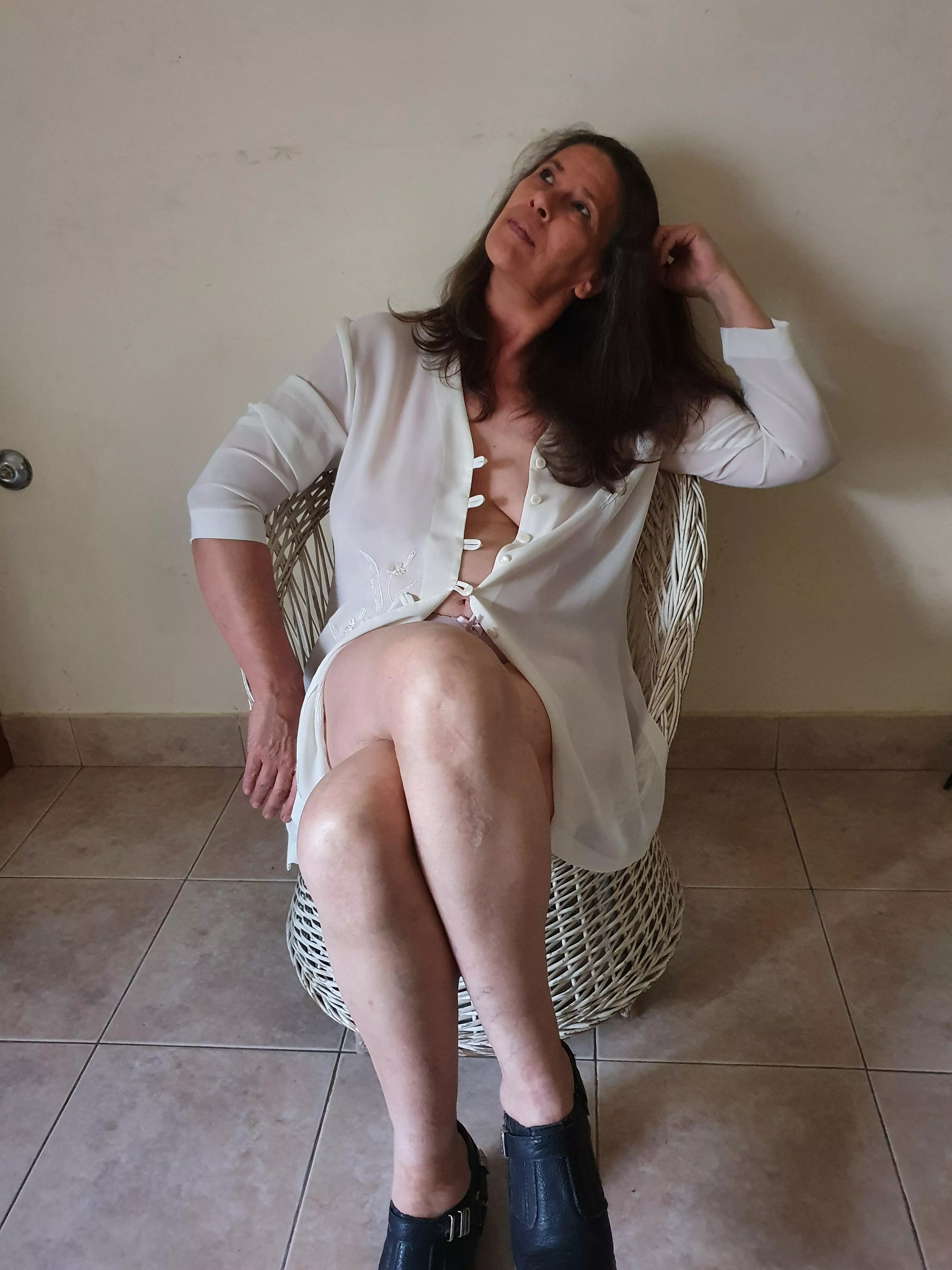 Friday is here and my body warms up 😈💋