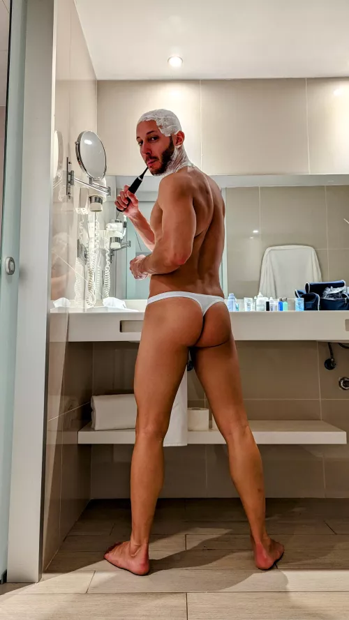 Getting ready for the night at yumbo 😏