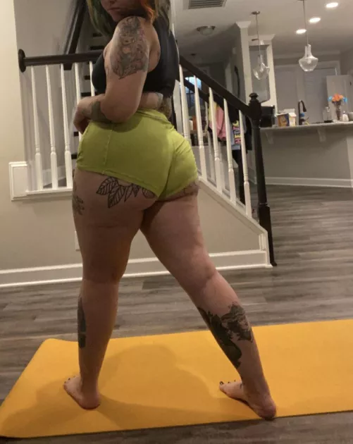 Getting ready for you to fold me into a pretzel 🤤