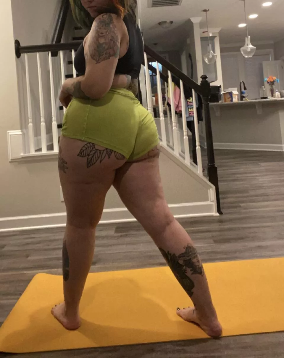 Getting ready for you to fold me into a pretzel 🤤