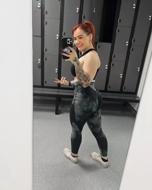 Gym mirror selfies are so cute ☺️