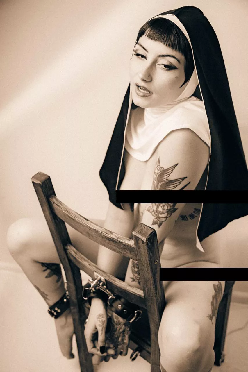 I made this bondage chair and it’s my favourite thing ever. [f]