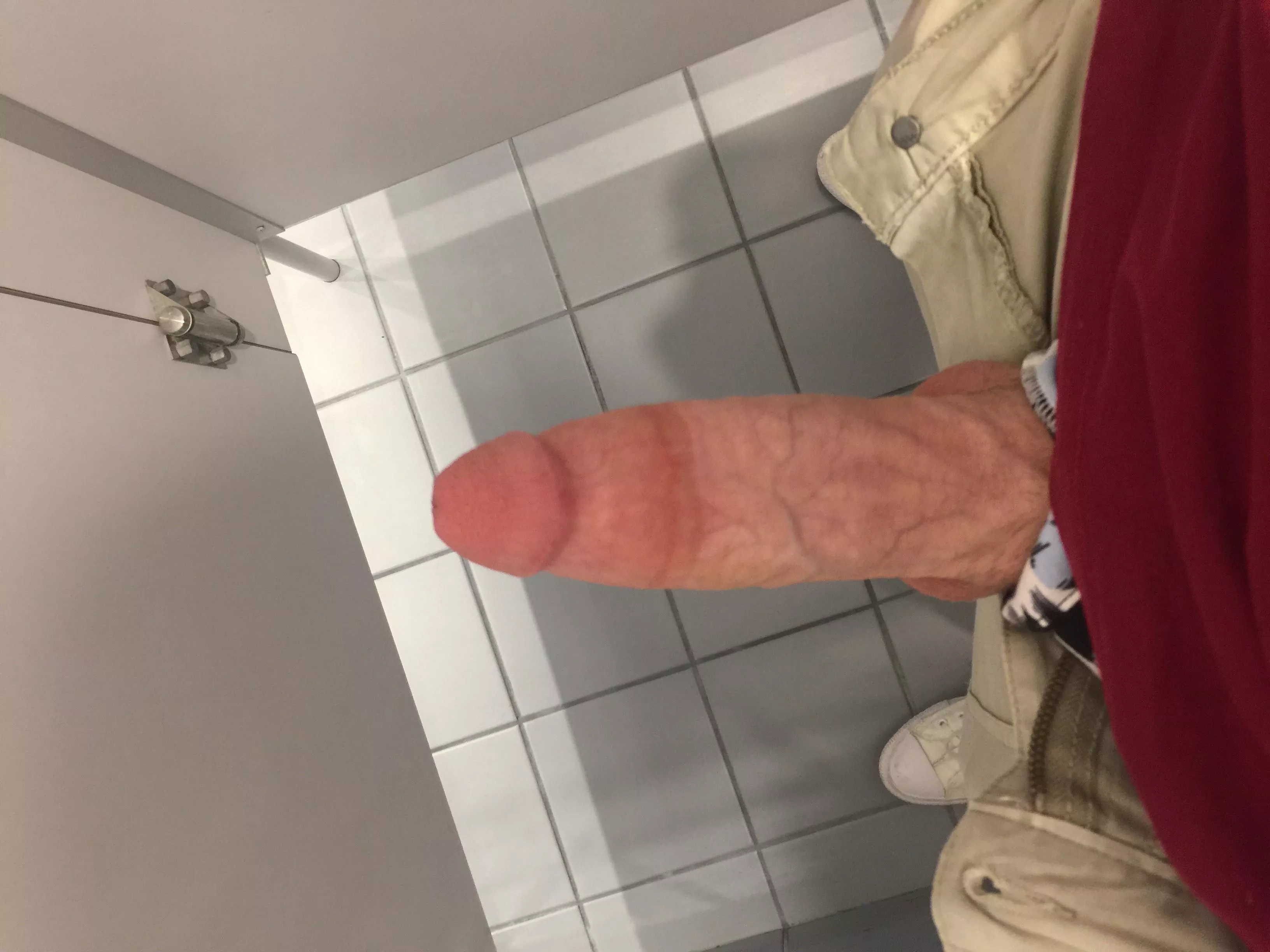 If I stick this under the divider, will you suck it?