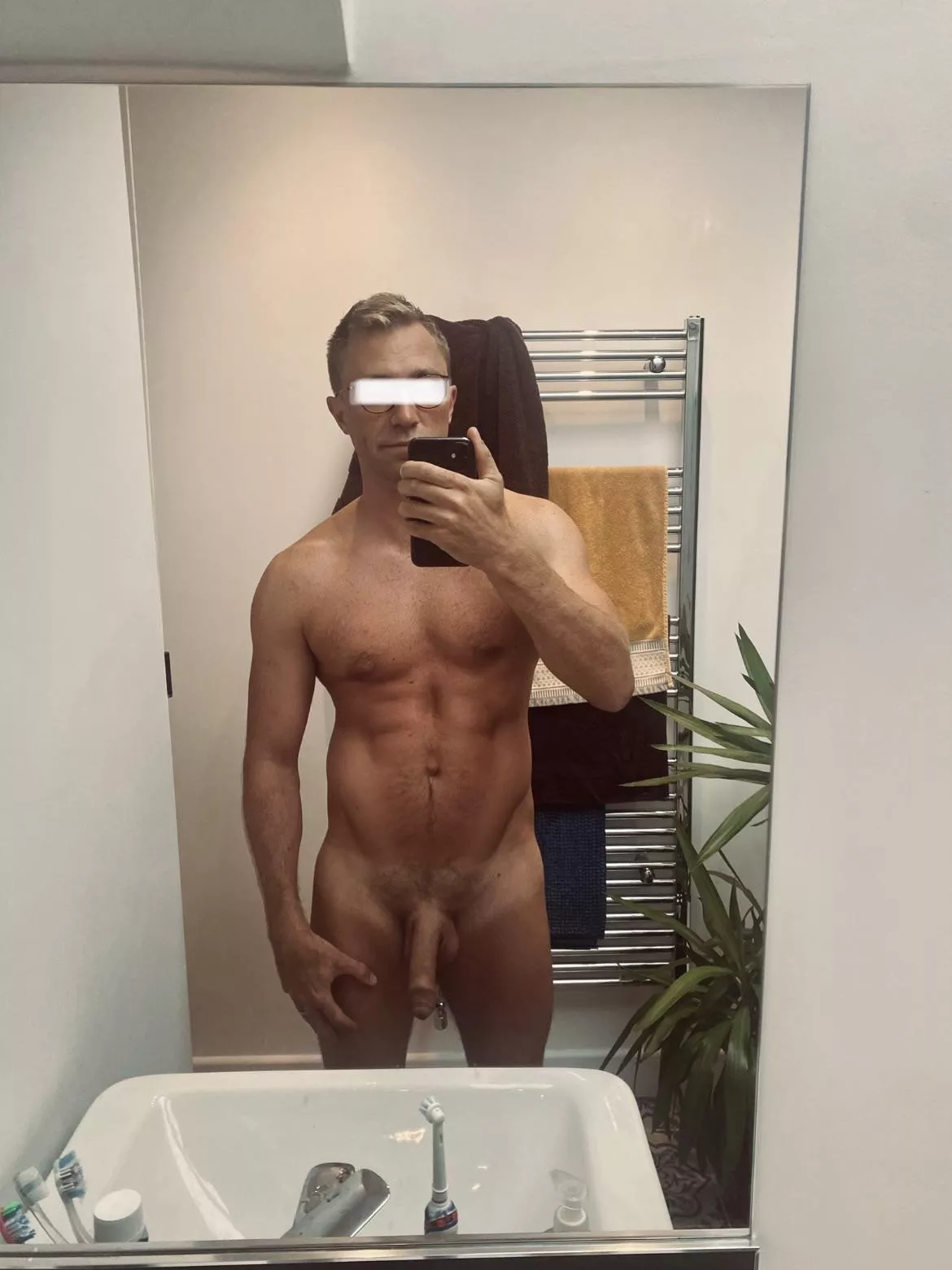 If you recognise the bathroom… “hiya sister-in-law” 🙋‍♂️