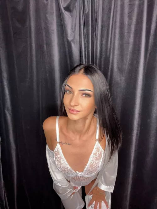 Imagine ripping these lace off of mee 😈