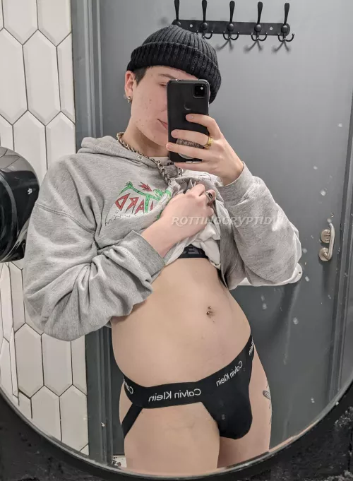 join me in this bathroom?