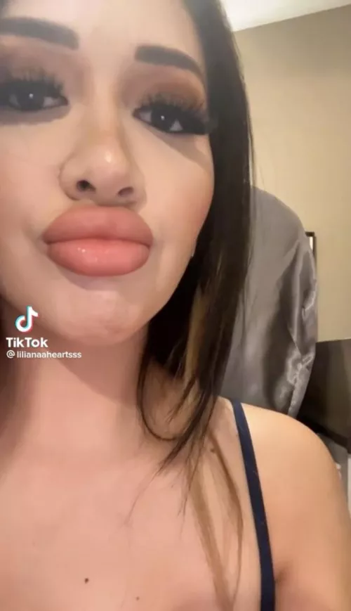 Latina big lips