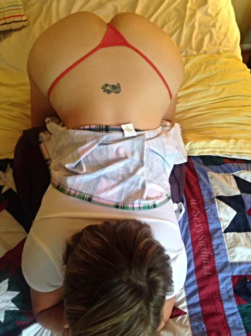 Lift up my mini skirt and spray my ass down please