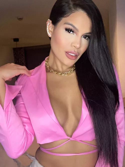 Lookin’ like a snack. Come, eat me! 😉😈💦