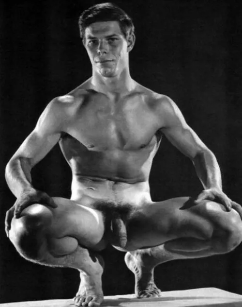 “Manspread & bush” …