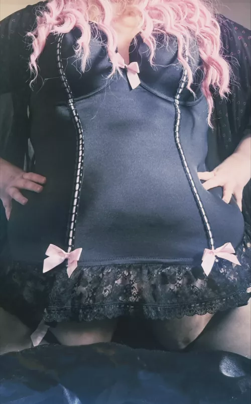 Mistress Louise here ready to rock your weekend 😜😜