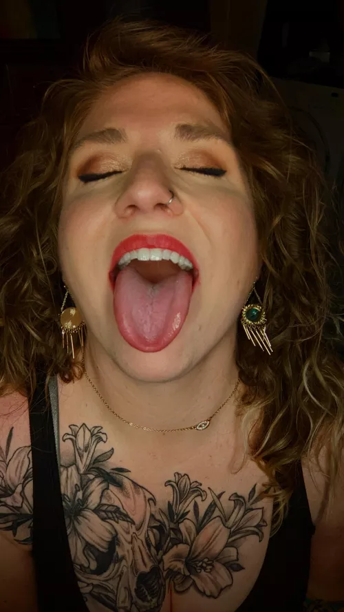 Mouth Wide Open? Always for my Friday Fan Club. 👄👅💦