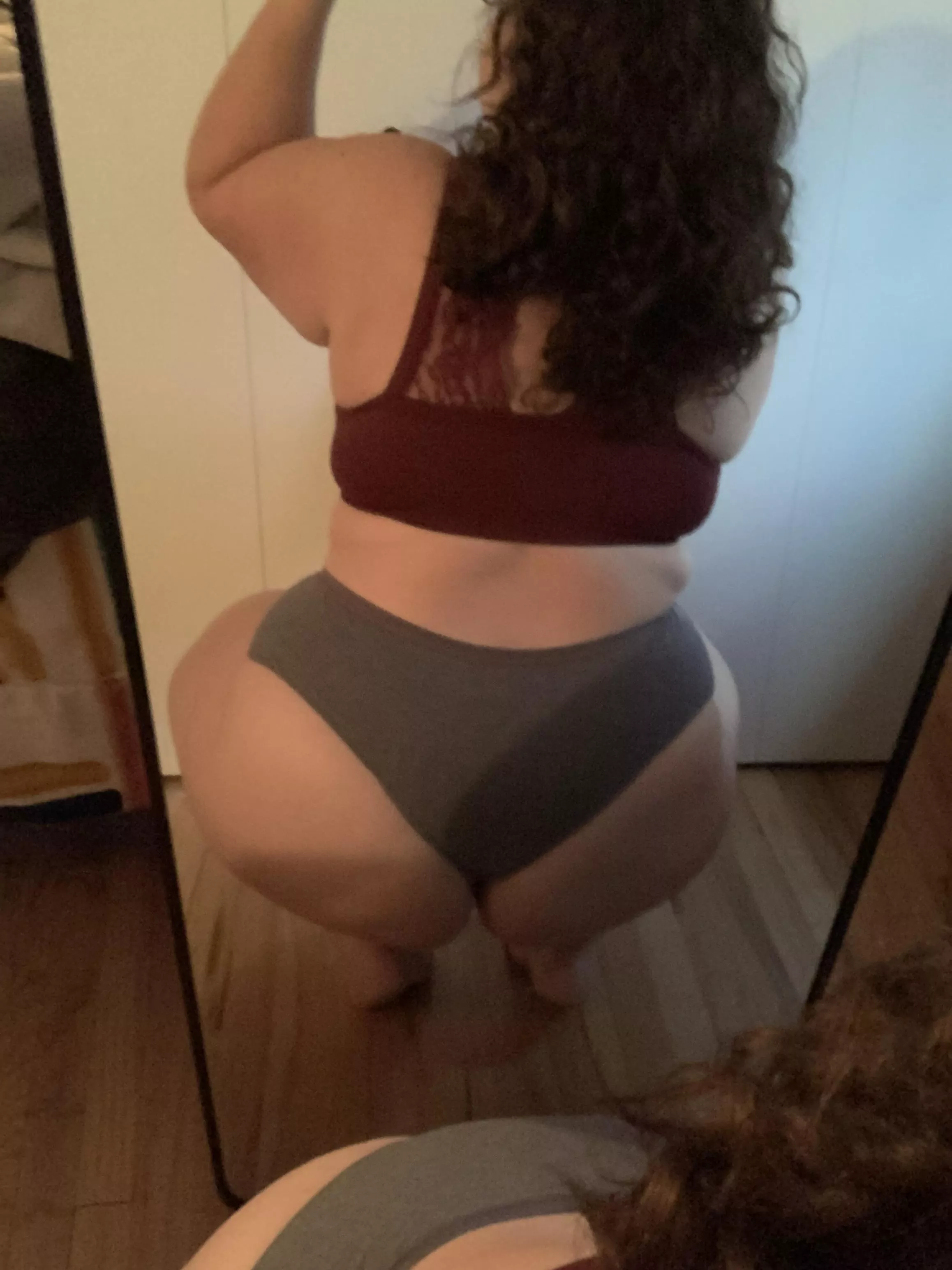 Pleasee let me bounce on your cock daddy