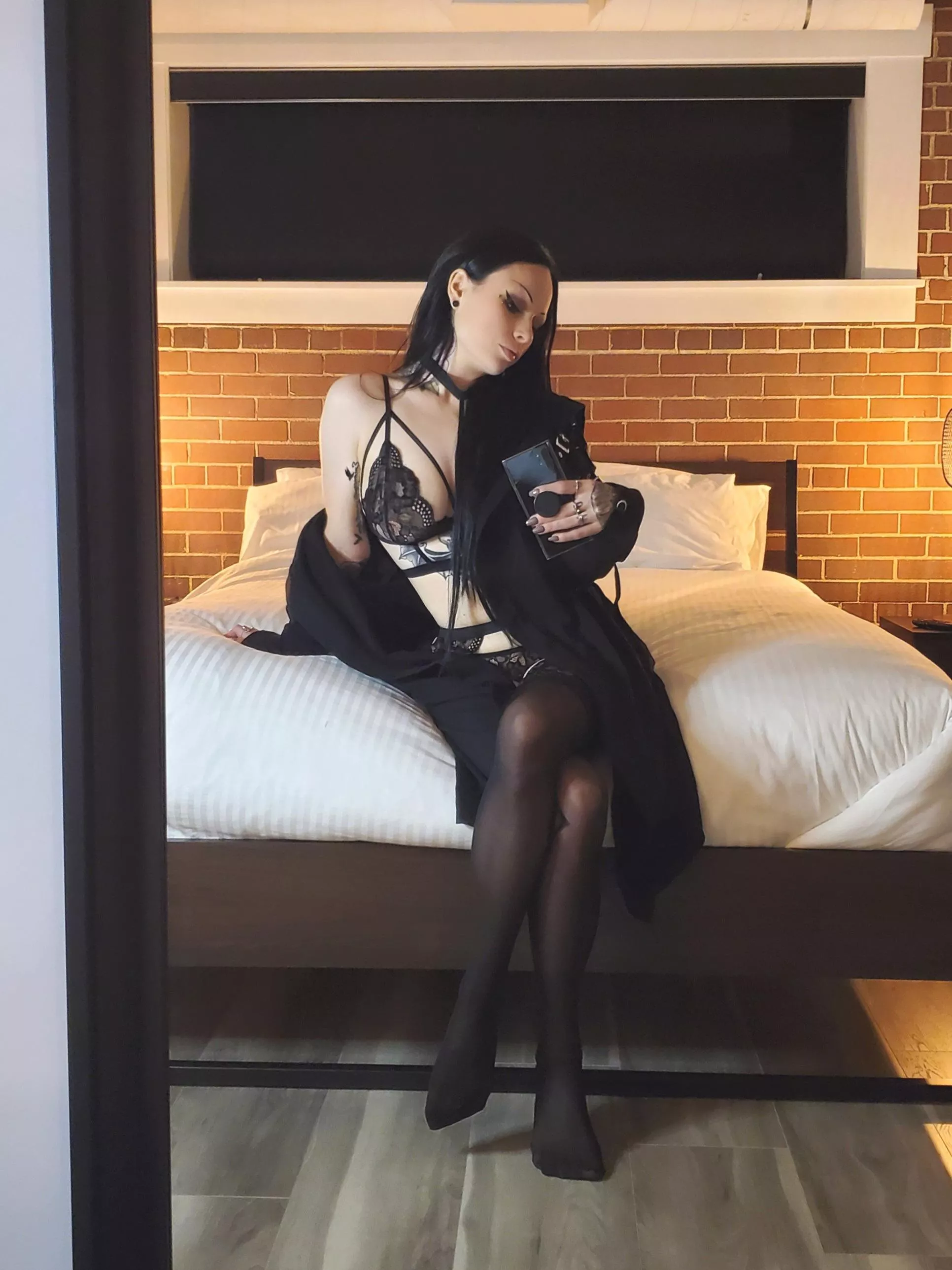 Pocket sized slut 🖤