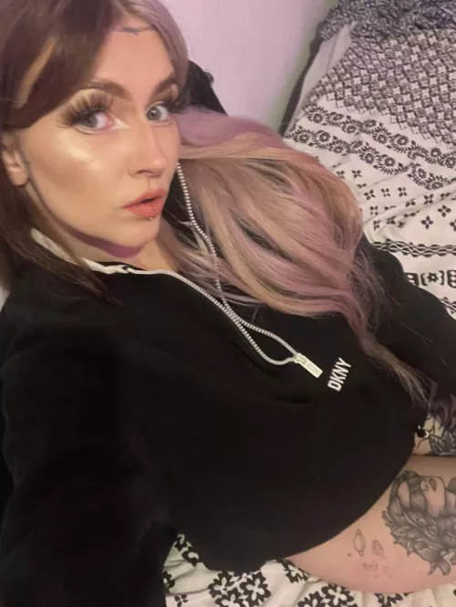 [selling] 💦 sc: nicole-marshall 👅 kik: nickyyyy.420 😈 telegram: Nickyyyy420 💦 dm for whatsapp🍑 live sexting/calls/customs🍒 kink and fetish friendly🤫 anal/pussy/toys🤭