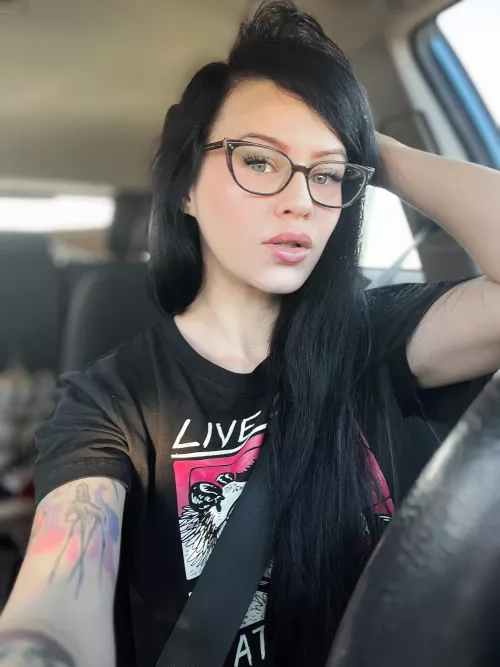 Spectacle pair 812 and a blurry potato woof.