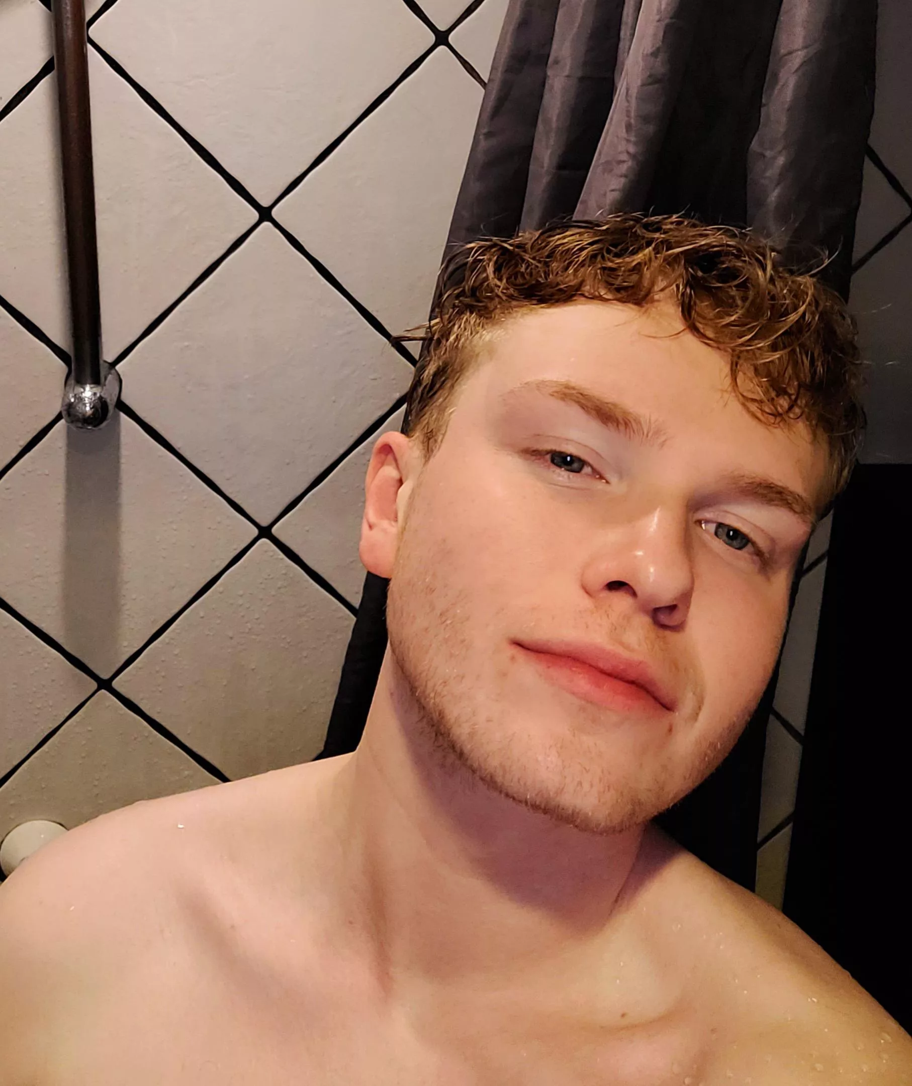 Straight out the shower... and straight to bed :p