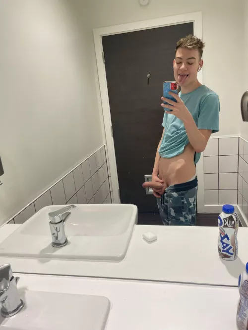 The gym makes me so horny😈