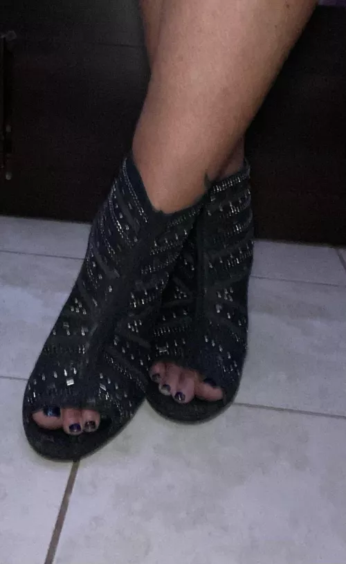 The hot mom next door