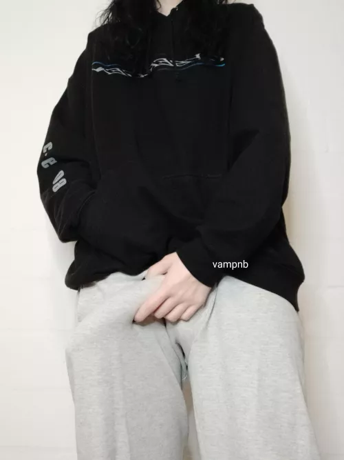 touch me over my sweatpants first? ♡