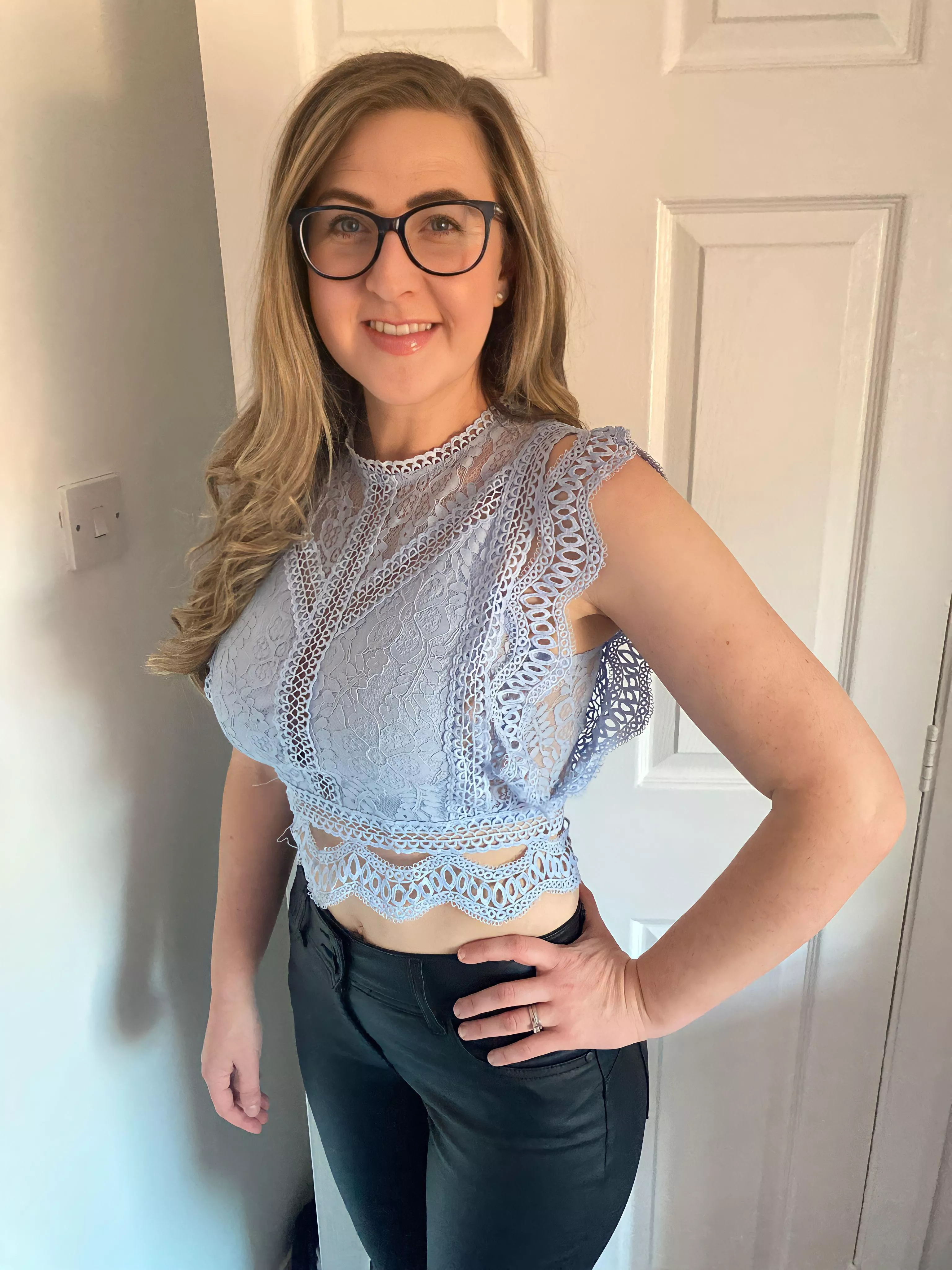 Trading wife for similar (30+, not fat). Must be able to verify, show face and have nudes… Kik: her_proud_hubby