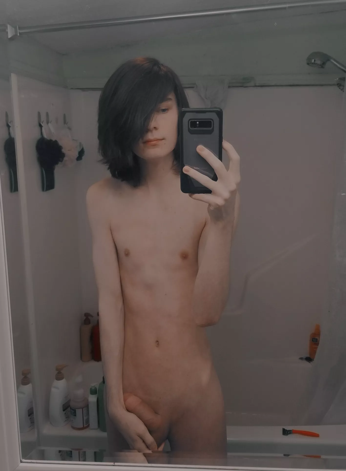 who doesn't like a smooth twink xd