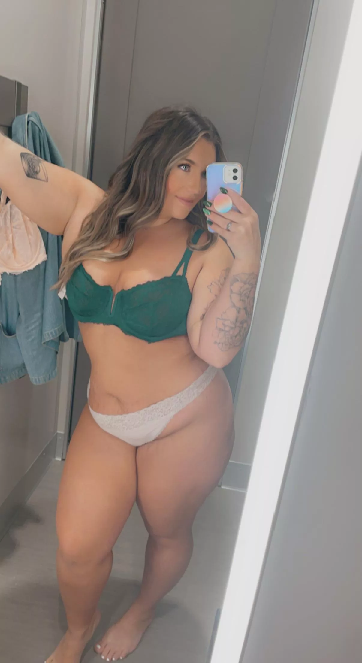 Who doesn’t love some dressing room naughtiness ❤️‍🔥