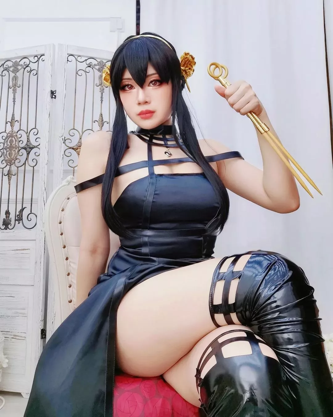 Yor Forger (By katykatcupcake)