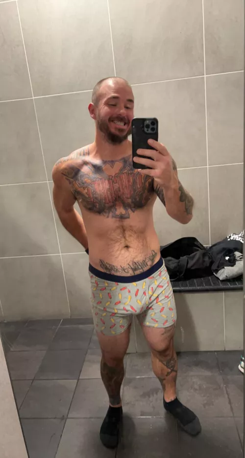 You already know they are old navy 🤣 ketchup and mustard